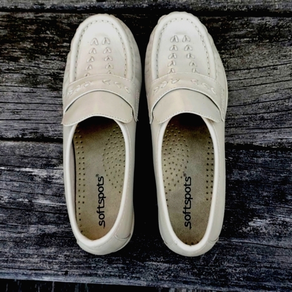 SOFTSPOTS MOCCASIN  LEATHER UPPER SIZE 5 1/2 - Picture 6 of 16